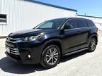 2017 Toyota Highlander AWD XLE Navi Camera BlindSpot PCS LDA