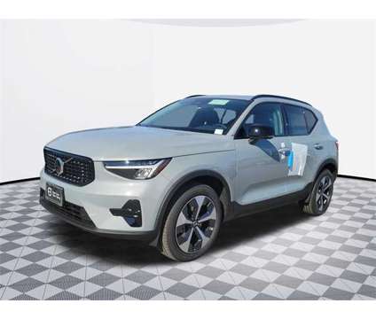 2024 Volvo XC40 B5 Core is a Grey 2024 Volvo XC40 SUV in Silver Spring MD