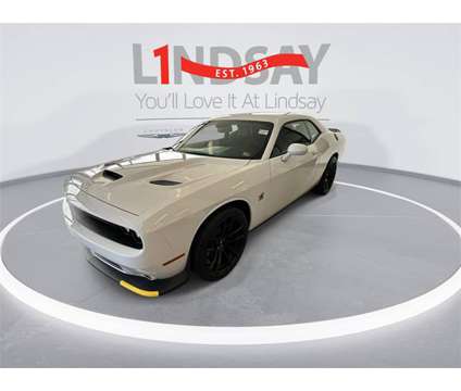 2023 Dodge Challenger R/T Scat Pack is a White 2023 Dodge Challenger R/T Scat Pack Coupe in Manassas VA