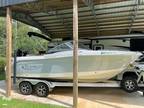 2019 Robalo R227