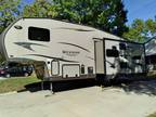 2017 Forest River Rockwood Signature Ultra Lite 8289WS 31ft