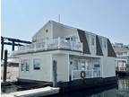 2004 GLOBAL BOATWORKS 40 Floating Home