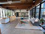 Sacramento, Office space tailored to three that comes with