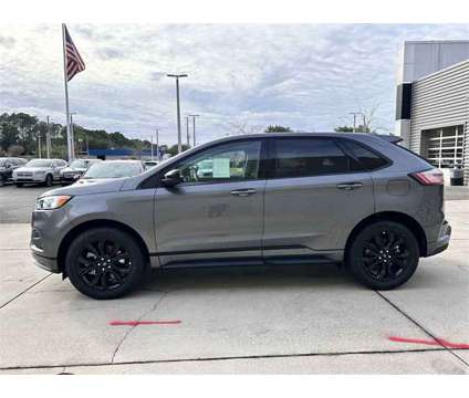 2024 Ford Edge SE is a Grey 2024 Ford Edge SE SUV in Gainesville FL