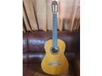 Yamaha C40 Classical Acoustic Guitar with Gig Bag Case