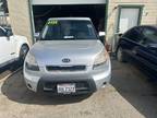 2010 Kia Soul + 4dr Crossover 5M