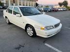 1999 Volvo S70 Base 4dr Sedan