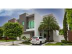 10561 68th Ter NW, Doral, FL 33178