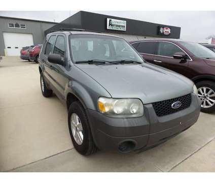 2007 Ford Escape XLS is a Blue 2007 Ford Escape XLS SUV in Independence KS