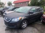 2011 Volkswagen Routan SE