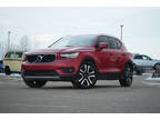 2021 Volvo XC40 T5 AWD Momentum