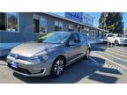 2016 Volkswagen e-Golf SE Hatchback Sedan 4D