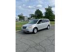 2009 Chrysler Town and Country LX 4dr Mini Van