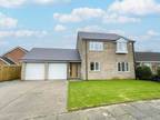 4 bedroom detached house for sale in Silvergarth, Grimsby, N. E.