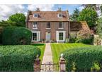 5 bedroom detached house for sale in Central Thame, OX9