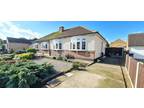 2 bedroom semi-detached bungalow for sale in Rayleigh, Esinteraction, SS6