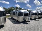 2024 Airstream Flying Cloud 28RB Queen 28ft