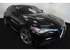 2017 Alfa Romeo Giulia **LUXURY PACKAGE**SPORT APPEARANCE PACKAGE **DRIVER