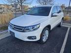 2013 Volkswagen Tiguan SE Clean SUV!