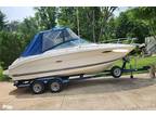 2001 Sea Ray 225 Weekender