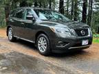 2015 Nissan Pathfinder SV 4X4 4dr SUV (midyear release)