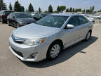 2014 Toyota Camry Hybrid 4dr Sdn LE/4.7L/100km in city/no accident/optional 4