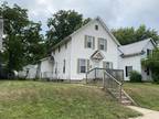 $1,100 - 3 Bedroom 2 Bathroom House In South Bend 817 S 25th St #NA