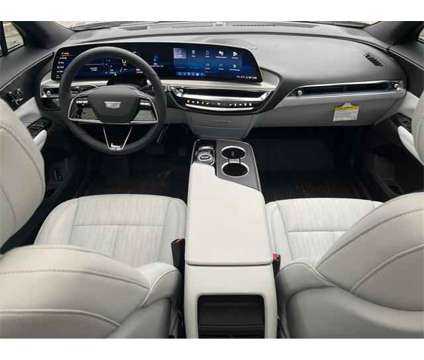 2024 Cadillac LYRIQ Luxury w/1SC is a Silver 2024 SUV in Savannah GA
