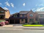 5 bedroom detached house for sale in Whinchat Tail, Guisborough