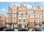 3 bedroom flat for sale in Green Street, Mayfair, W1K