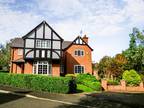 5 bedroom detached house for sale in Westwood Close, Wychwood Park, Crewe, CW2
