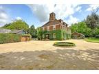 4 bedroom country house for sale in Ongar Road, Kelvedon Hatch, Brentwood, CM15