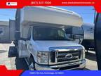 2013 Ford E450 Super Duty Cutaway Cutaway Van 2D