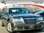 2013 Chrysler 300 4dr Sedan RWD