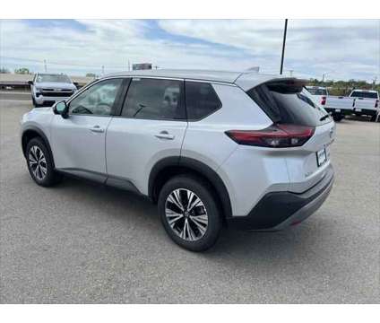 2021 Nissan Rogue SV Intelligent AWD is a Silver 2021 Nissan Rogue SV Station Wagon in Dubuque IA