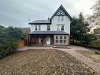 2 bedroom flat for rent in Flat 2, Claremont Drive, Headingley, Leeds, LS6 4ED