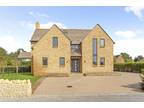4 bedroom detached house for sale in Lavender Drive, Chipping Campden