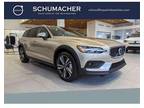 2024 Volvo V60 Cross Country B5 Plus