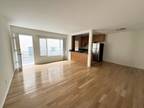 $2095/321 S. HAMEL RD #3- Renovated 1BR, New Hardwood Floors, Walk to Cedar ...