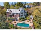 5570 SW MENEFEE DR, Portland OR 97239