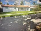 Single Family Residence - Miami, FL 10900 Sw 107th Ave