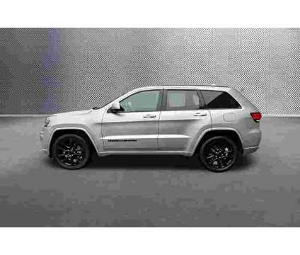 2019 Jeep Grand Cherokee Altitude is a Silver 2019 Jeep grand cherokee Altitude SUV in Knoxville TN