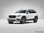 2017 Volvo XC90 T6 Momentum