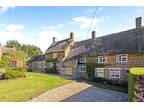 3 bedroom house for sale in Wigginton, Banbury - 35873247 on
