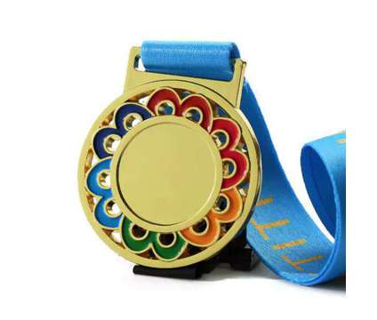 Blank Gold Hollowed Out Medal With Enamel Lace is a Arts &amp; Crafts Supplies for Sale in Lincoln Heights CA