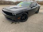 2017 Dodge Challenger SXT 2dr Coupe