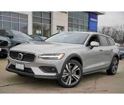 2024 Volvo V60 Cross Country B5 Plus is a Silver 2024 Volvo V60 Cross Country Station Wagon in Oak Park IL