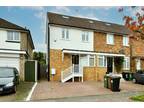 3 bedroom end of terrace house for sale in Highview Gardens, Potters Bar, EN6