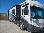 2022 Fleetwood Discovery LXE 44S