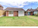 2 bedroom bungalow for sale in New Pond Road, Holmer Green, High Wycombe, HP15